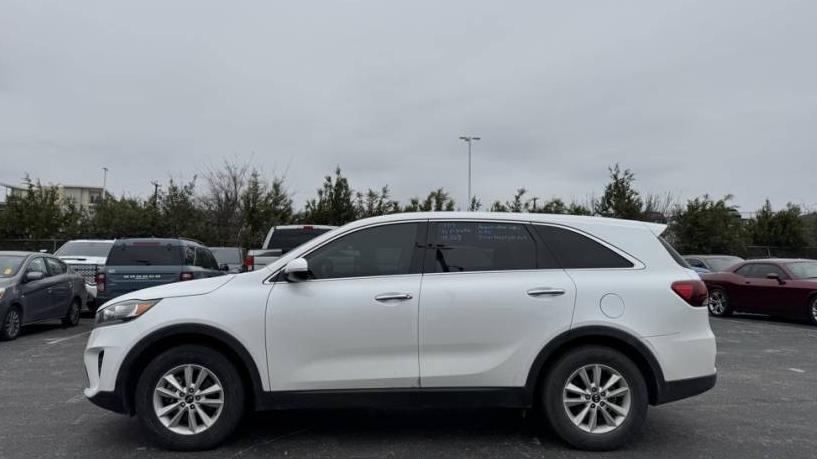 KIA SORENTO 2019 5XYPG4A37KG513656 image