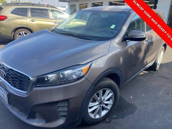 KIA SORENTO 2019 5XYPG4A31KG563954 image