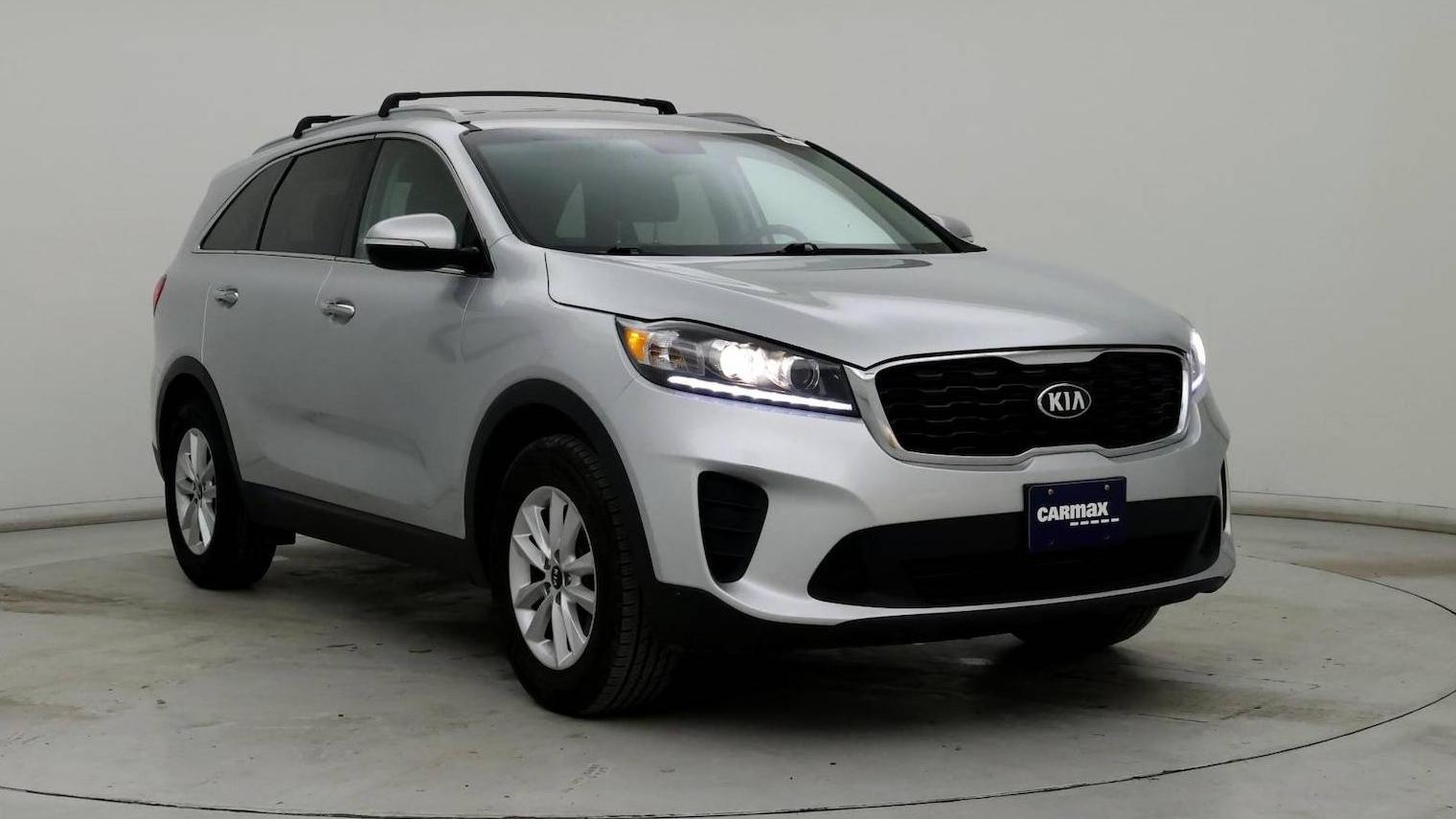 KIA SORENTO 2019 5XYPG4A33KG576902 image