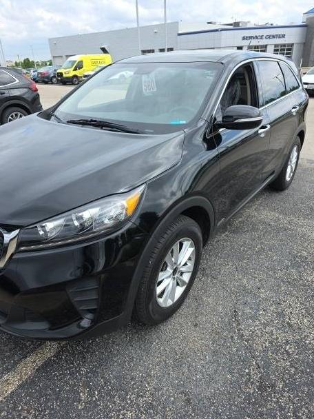 KIA SORENTO 2019 5XYPGDA30KG494237 image