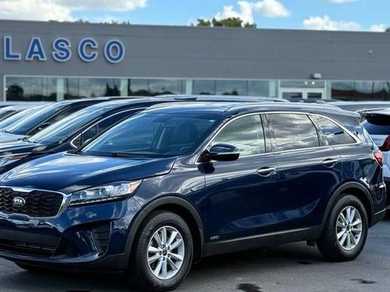 KIA SORENTO 2019 5XYPGDA33KG433769 image