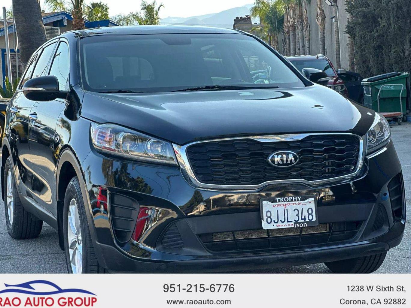 KIA SORENTO 2019 5XYPG4A38KG575549 image