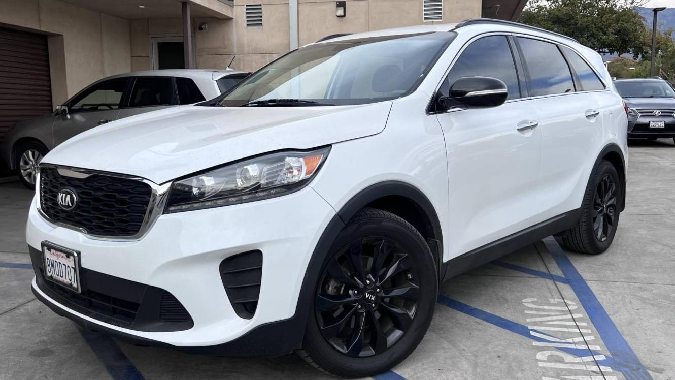 KIA SORENTO 2019 5XYPG4A58KG608521 image