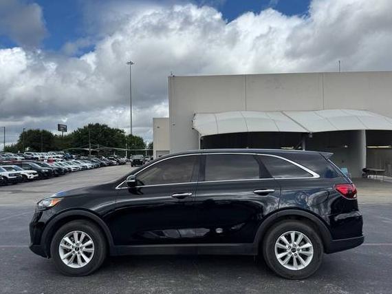 KIA SORENTO 2019 5XYPG4A37KG581763 image