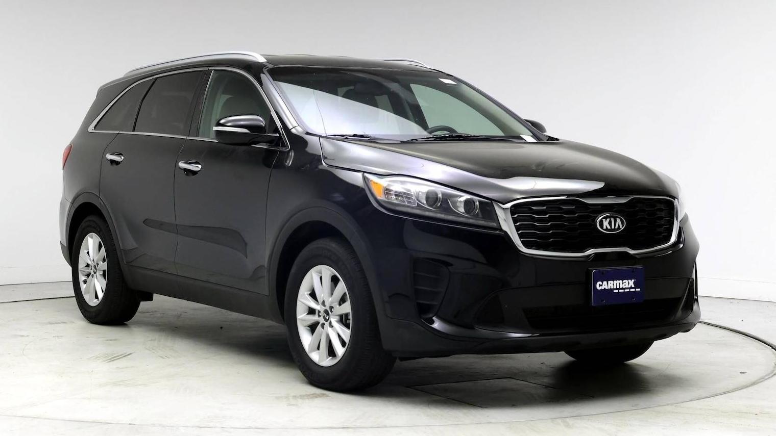 KIA SORENTO 2019 5XYPG4A36KG561956 image