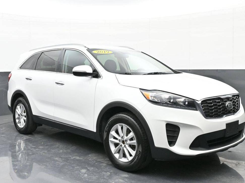 KIA SORENTO 2019 5XYPG4A31KG458640 image