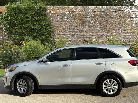 KIA SORENTO 2019 5XYPG4A56KG490694 image KIA SORENTO 2019 5XYPG4A56KG490694 image