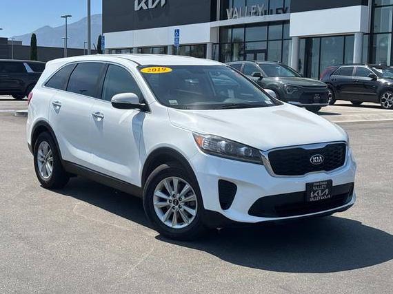 KIA SORENTO 2019 5XYPG4A3XKG506927 image