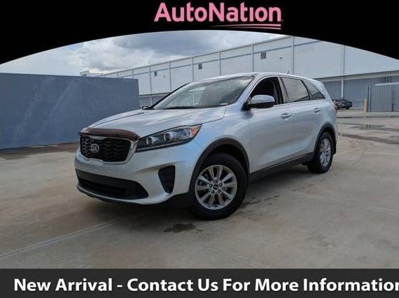KIA SORENTO 2019 5XYPG4A34KG577413 image