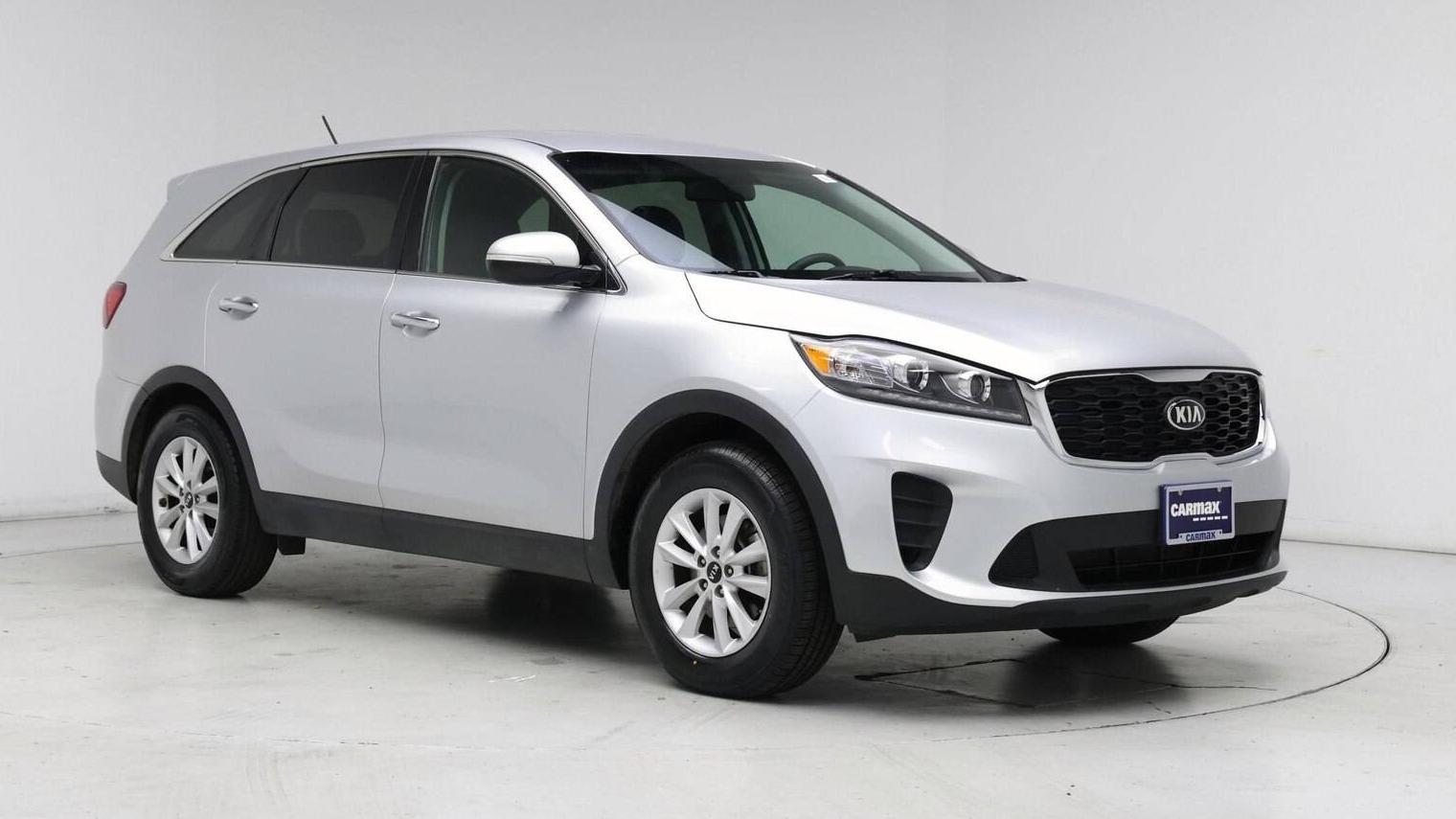 KIA SORENTO 2019 5XYPG4A32KG573585 image