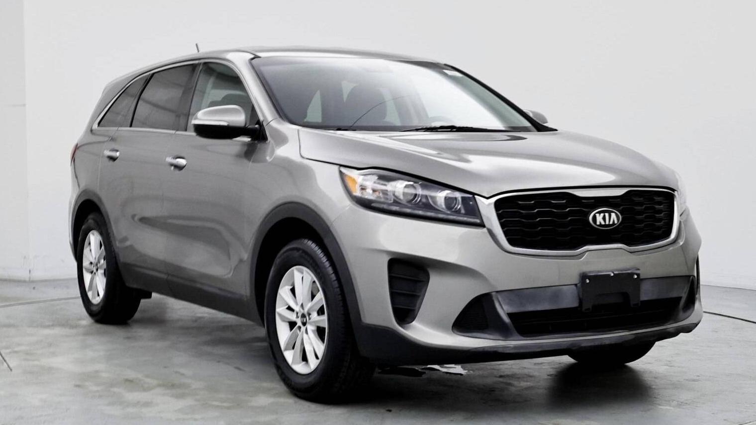 KIA SORENTO 2019 5XYPGDA33KG514822 image