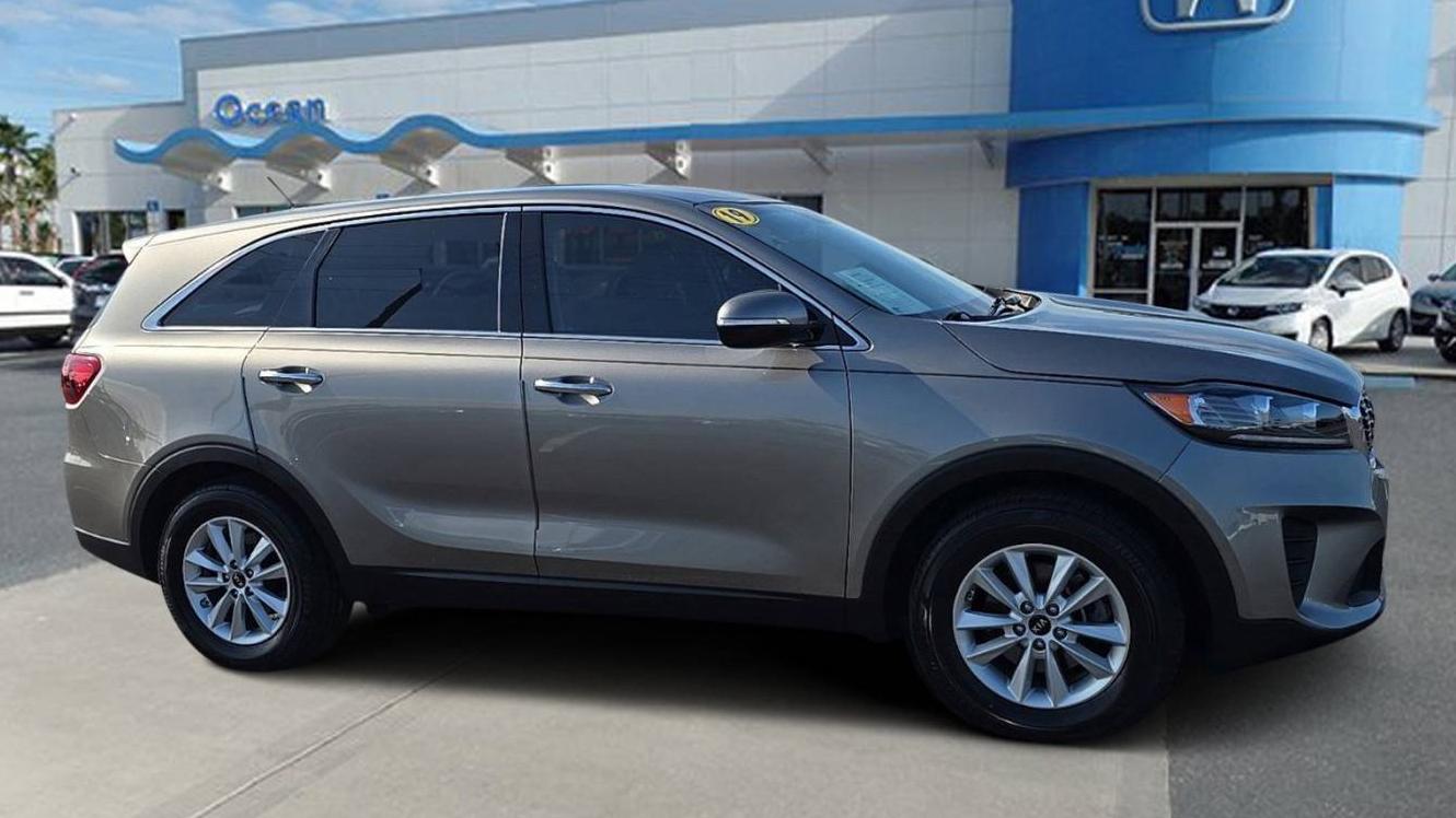 KIA SORENTO 2019 5XYPG4A37KG519764 image