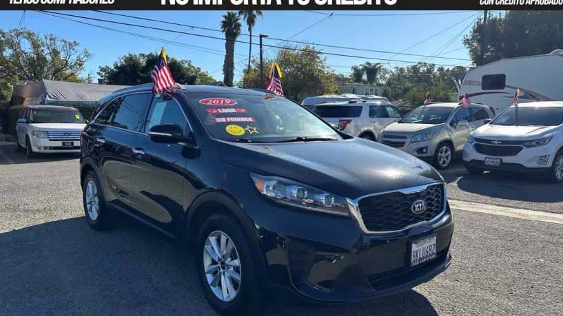 KIA SORENTO 2019 5XYPG4A31KG590605 image