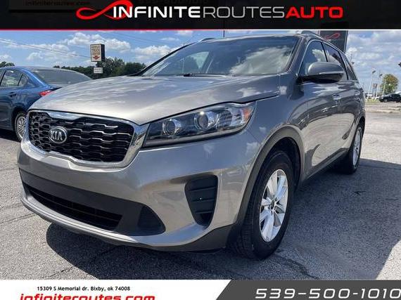 KIA SORENTO 2019 5XYPGDA52KG457496 image