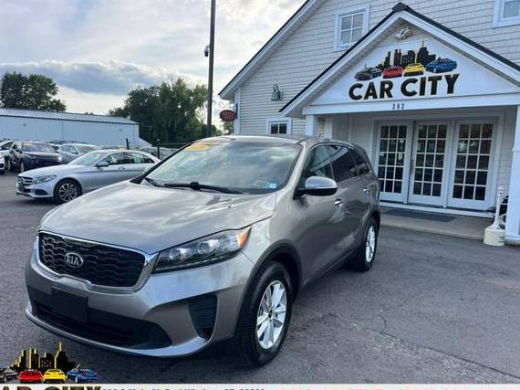 KIA SORENTO 2019 5XYPGDA31KG458119 image