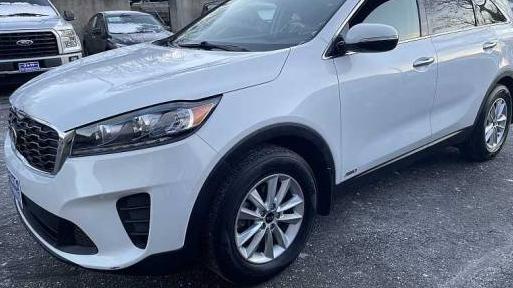 KIA SORENTO 2019 5XYPGDA37KG434021 image