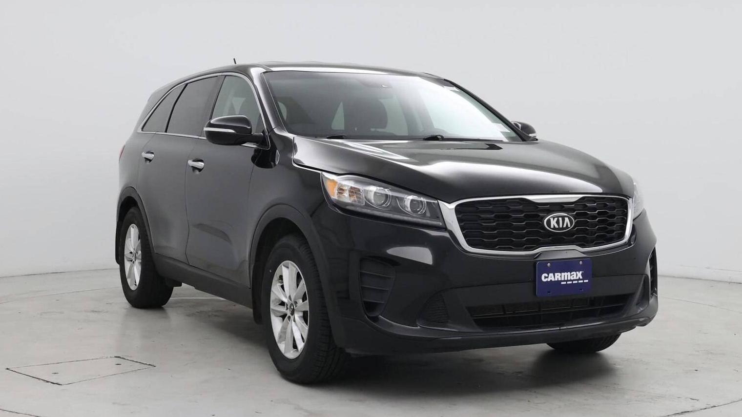 KIA SORENTO 2019 5XYPG4A38KG472616 image