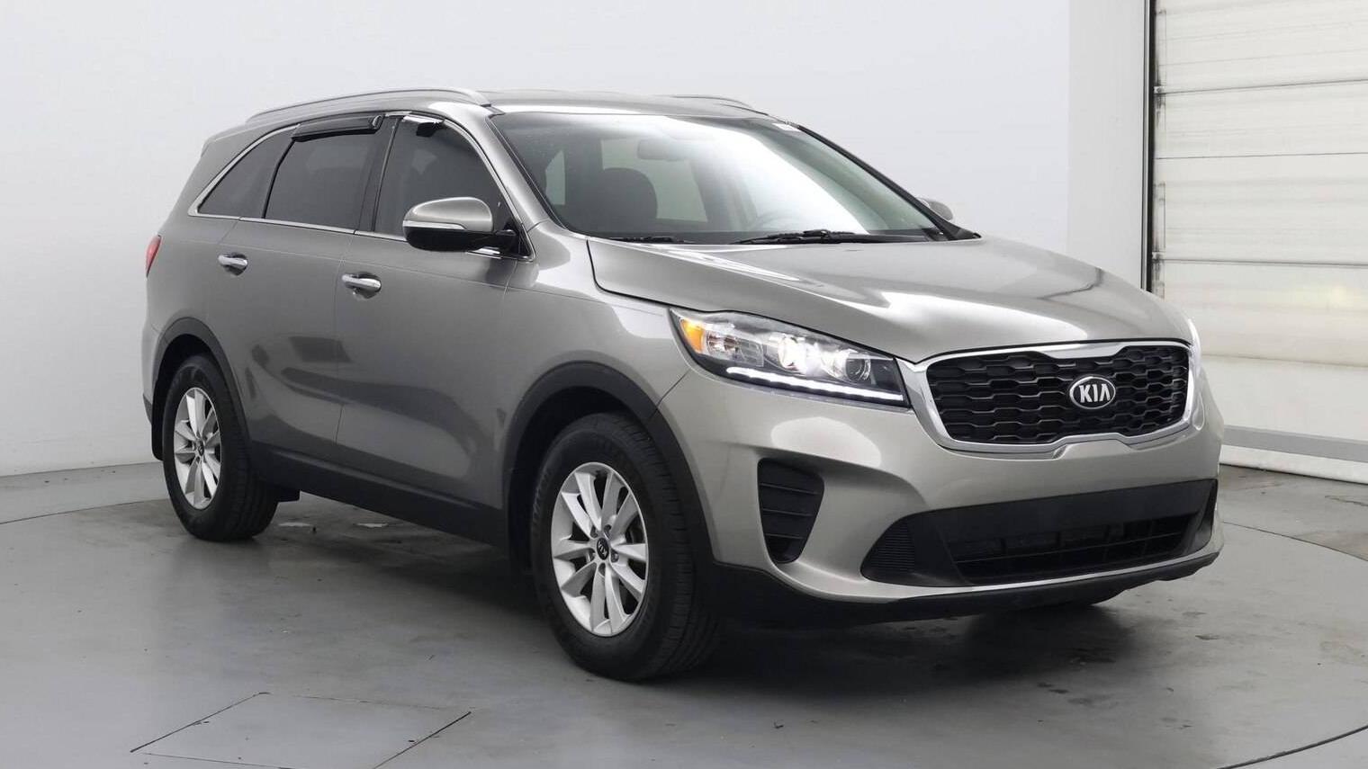 KIA SORENTO 2019 5XYPG4A59KG465983 image
