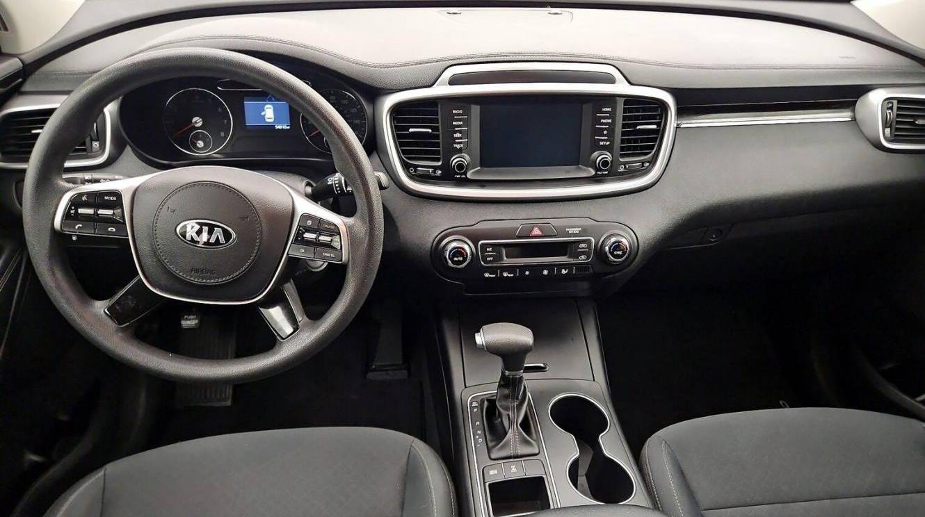 KIA SORENTO 2019 5XYPGDA5XKG572556 image