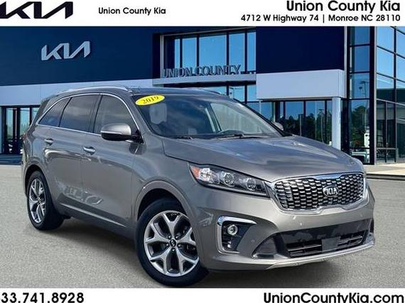 KIA SORENTO 2019 5XYPK4A56KG555025 image KIA SORENTO 2019 5XYPK4A56KG555025 image