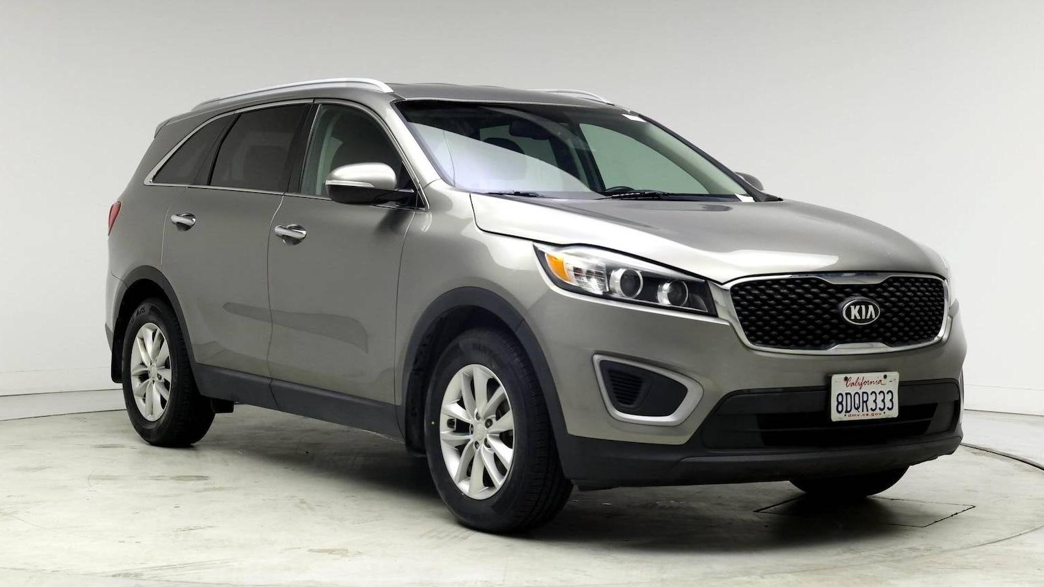 KIA SORENTO 2018 5XYPG4A30JG409489 image