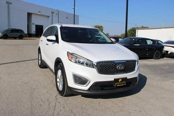 KIA SORENTO 2018 5XYPGDA50JG404505 image