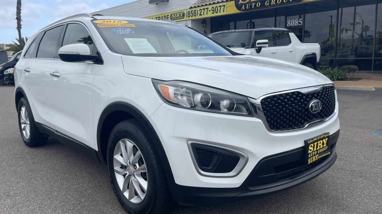 KIA SORENTO 2018 5XYPG4A50JG359307 image