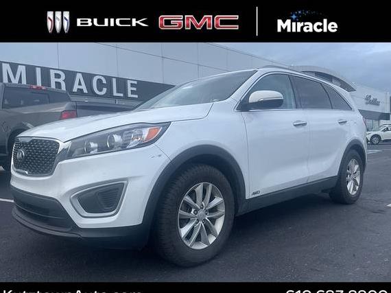 KIA SORENTO 2018 5XYPGDA32JG409476 image