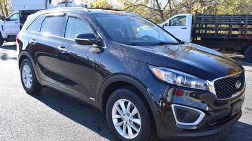 KIA SORENTO 2018 5XYPGDA32JG425371 image