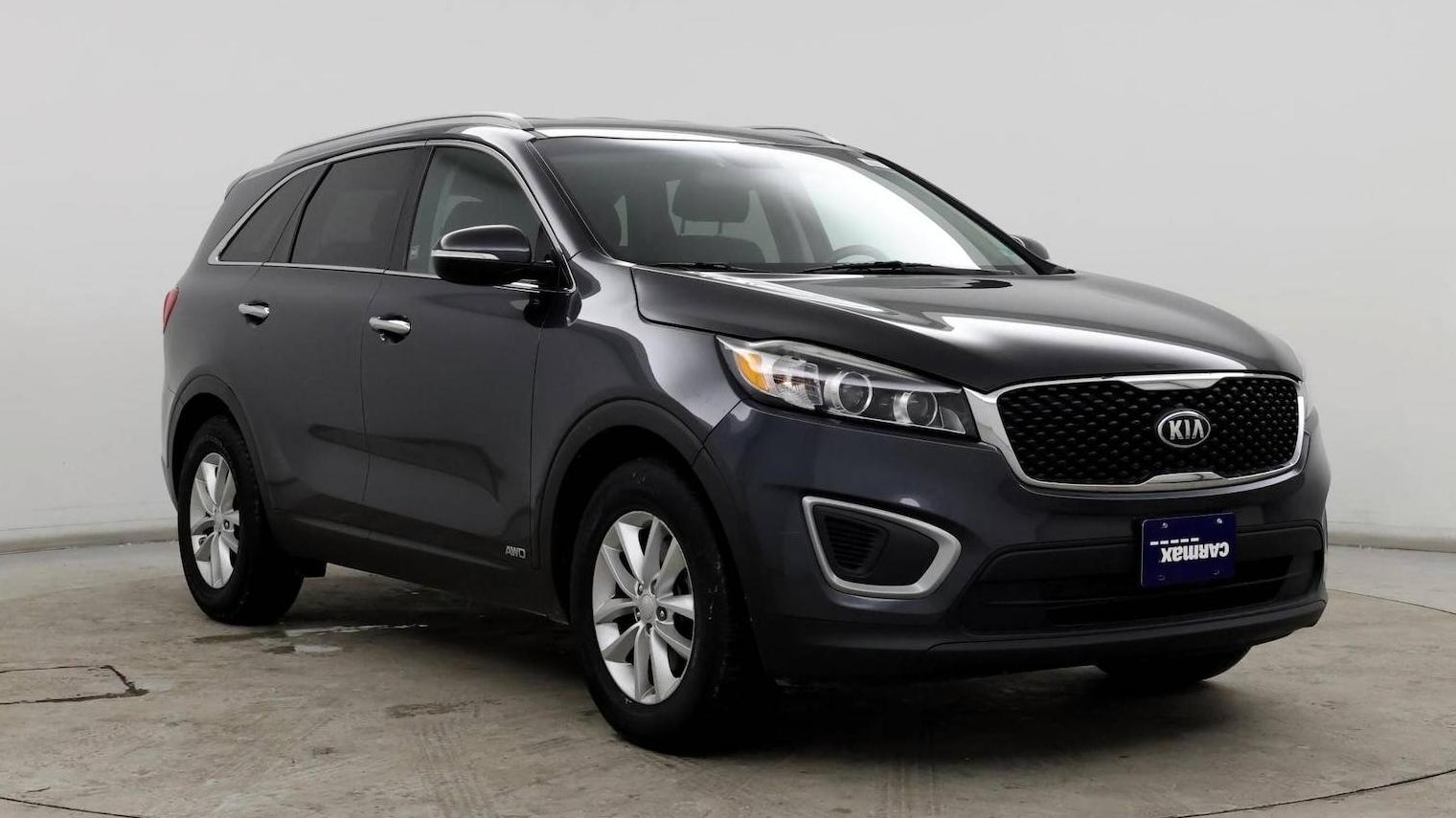 KIA SORENTO 2018 5XYPGDA39JG416165 image