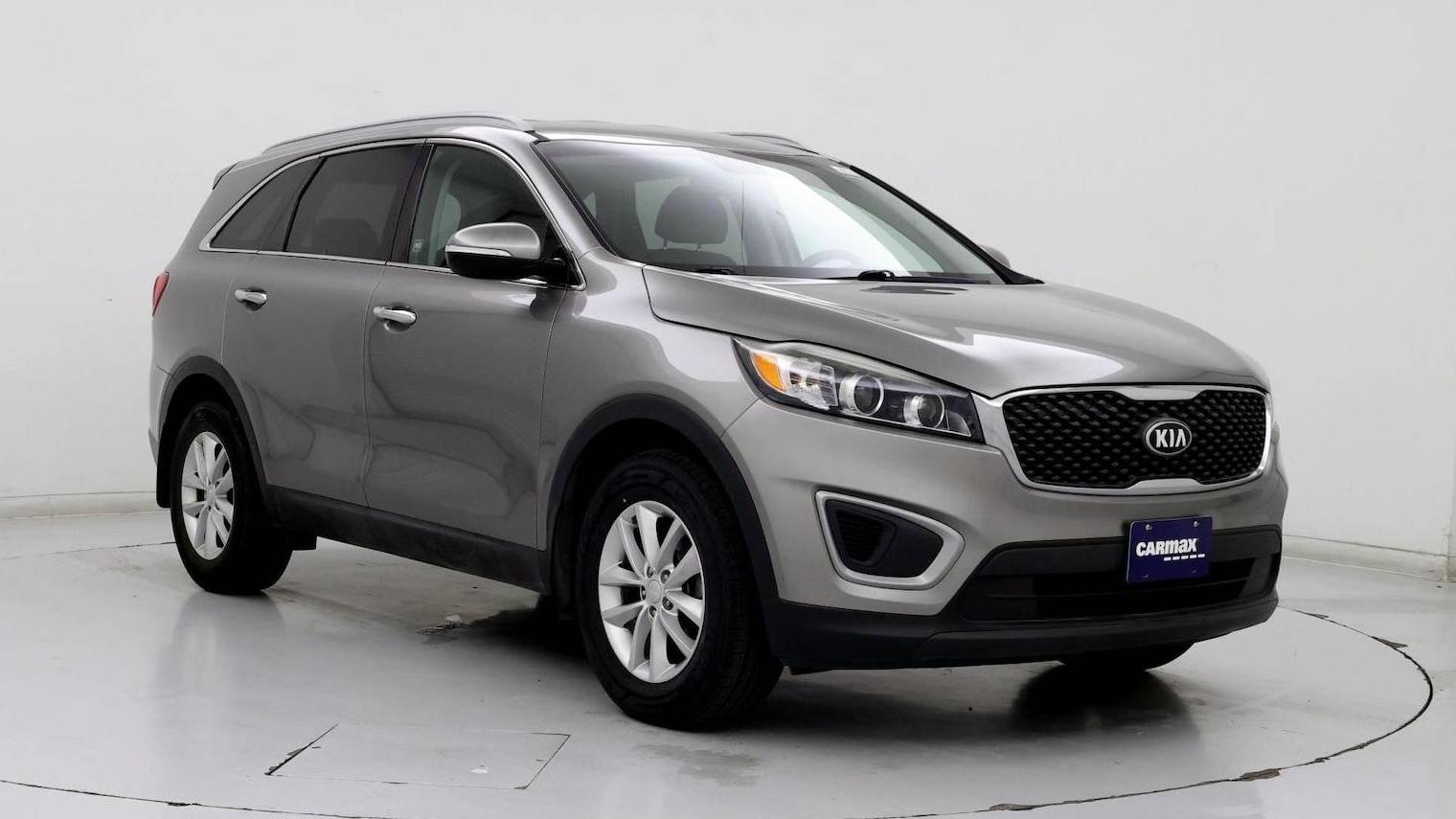 KIA SORENTO 2018 5XYPG4A31JG385834 image