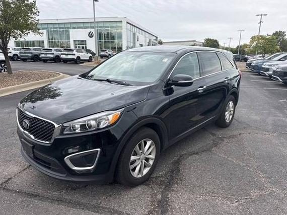 KIA SORENTO 2018 5XYPG4A34JG431835 image