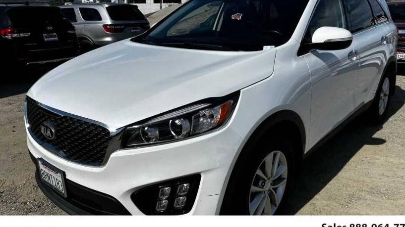 KIA SORENTO 2018 5XYPG4A35JG409438 image