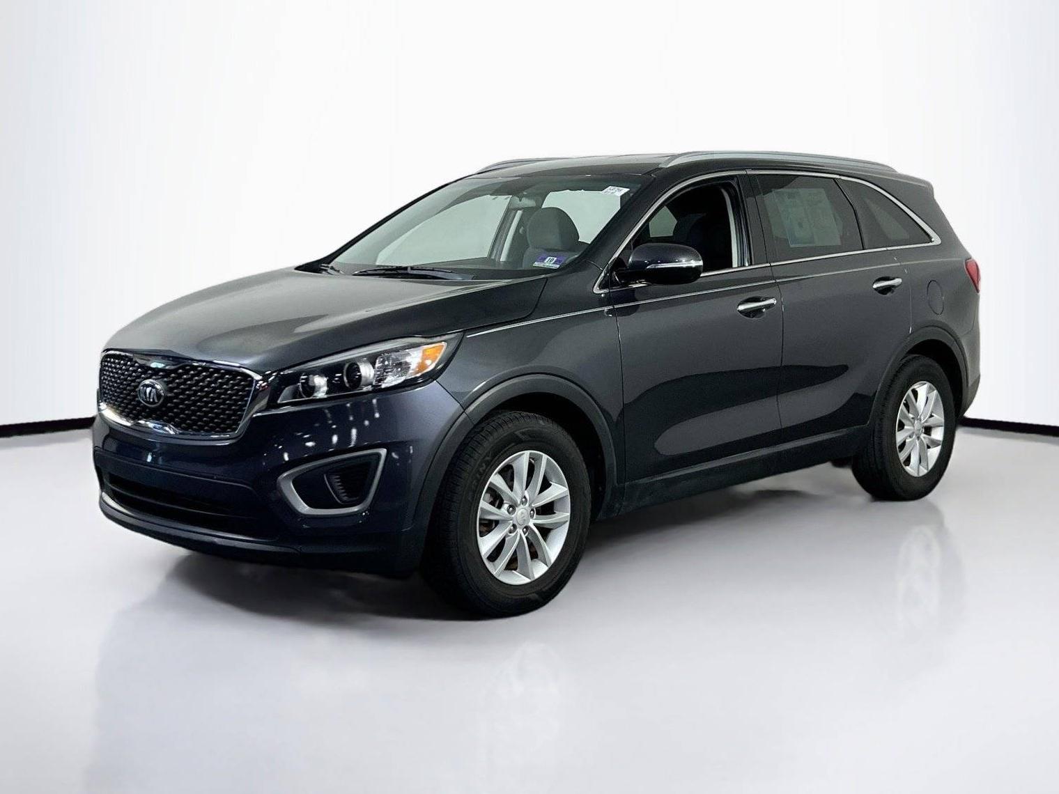 KIA SORENTO 2018 5XYPG4A33JG387844 image