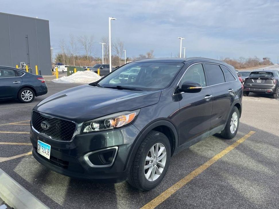 KIA SORENTO 2018 5XYPG4A31JG386661 image