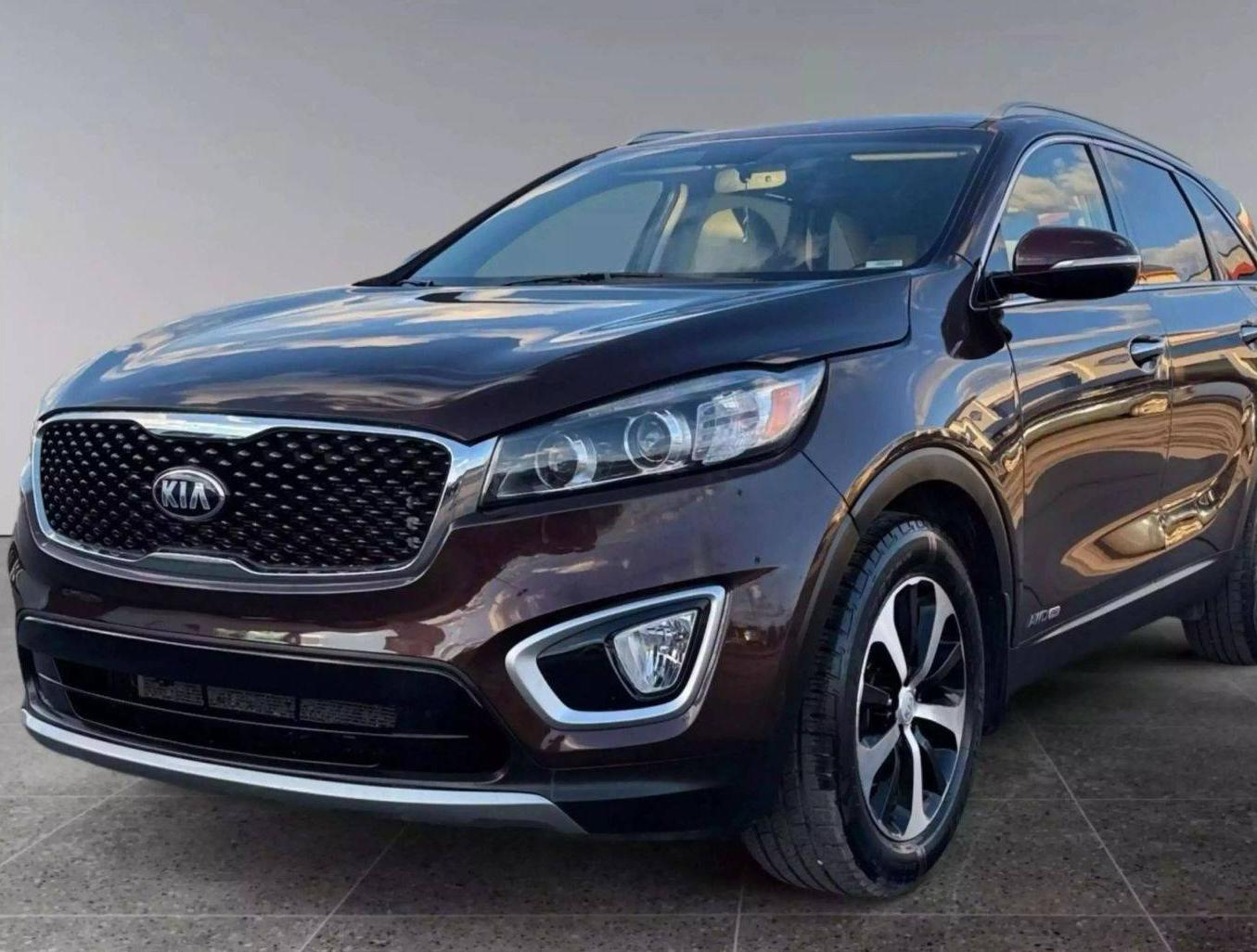 KIA SORENTO 2018 5XYPHDA58JG423087 image