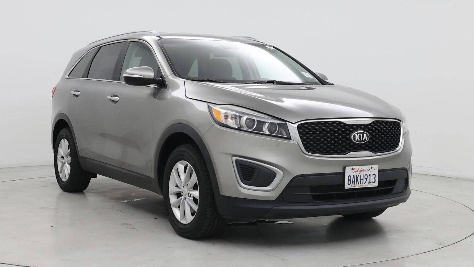 KIA SORENTO 2018 5XYPG4A32JG338375 image