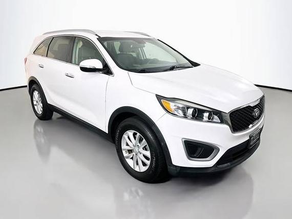 KIA SORENTO 2018 5XYPG4A35JG355056 image