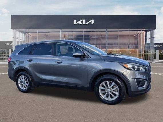 KIA SORENTO 2018 5XYPG4A31JG403653 image