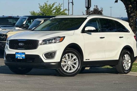 KIA SORENTO 2018 5XYPGDA55JG368150 image