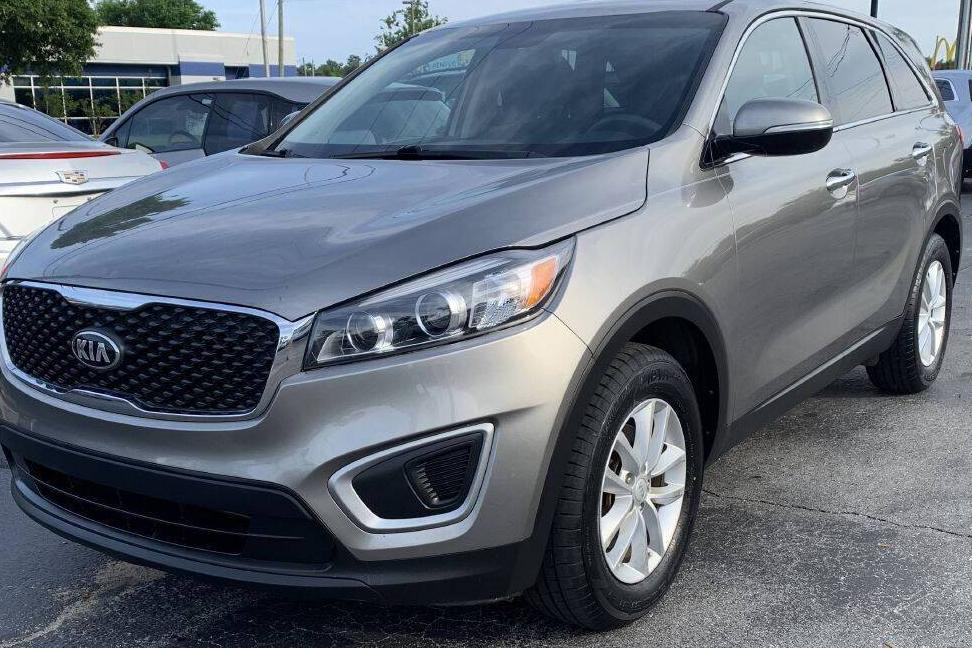 KIA SORENTO 2018 5XYPG4A39JG339054 image