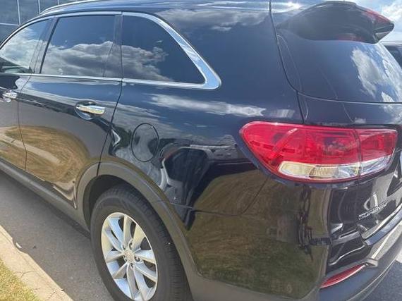 KIA SORENTO 2018 5XYPGDA52JG370874 image