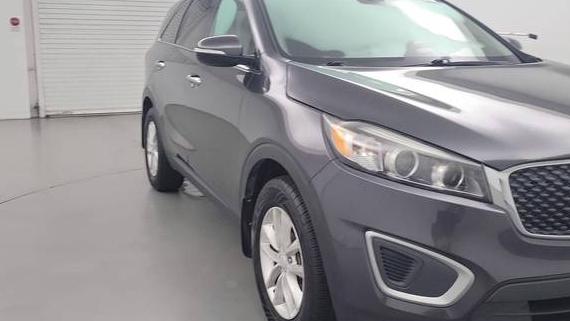 KIA SORENTO 2018 5XYPG4A30JG395786 image