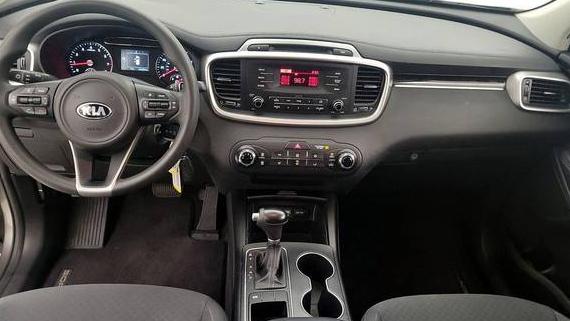 KIA SORENTO 2017 5XYPG4A36HG248320 image