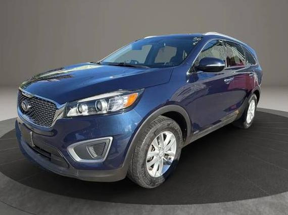 KIA SORENTO 2017 5XYPGDA38HG199136 image