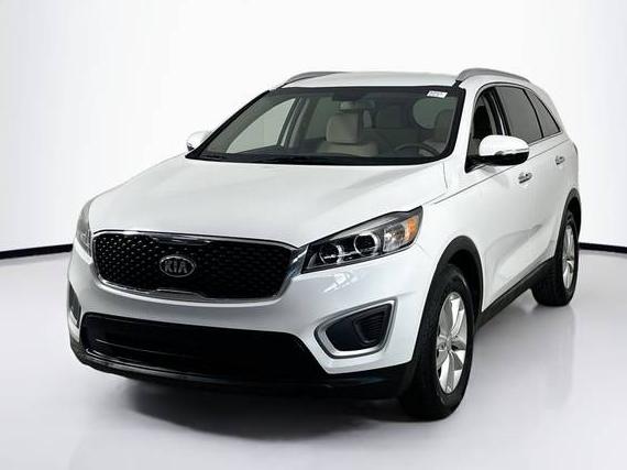 KIA SORENTO 2017 5XYPG4A32HG281119 image KIA SORENTO 2017 5XYPG4A32HG281119 image