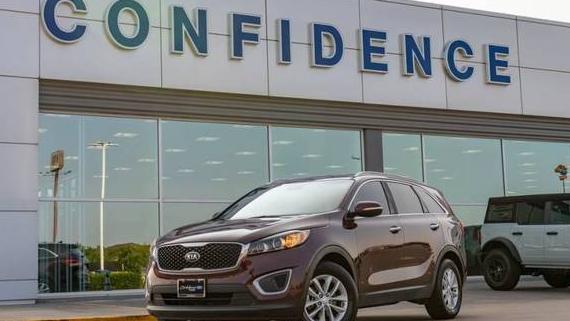 KIA SORENTO 2017 5XYPG4A31HG261508 image