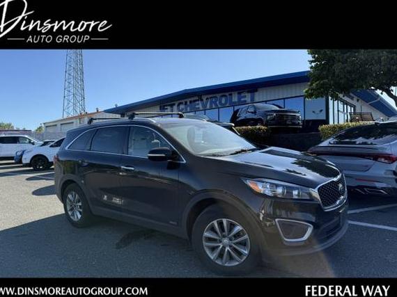 KIA SORENTO 2017 5XYPGDA38HG275762 image