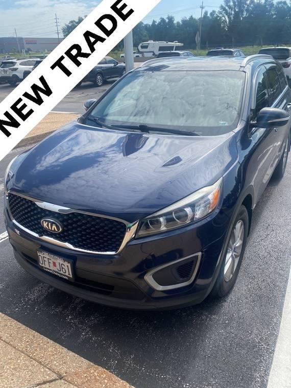 KIA SORENTO 2017 5XYPGDA34HG264841 image