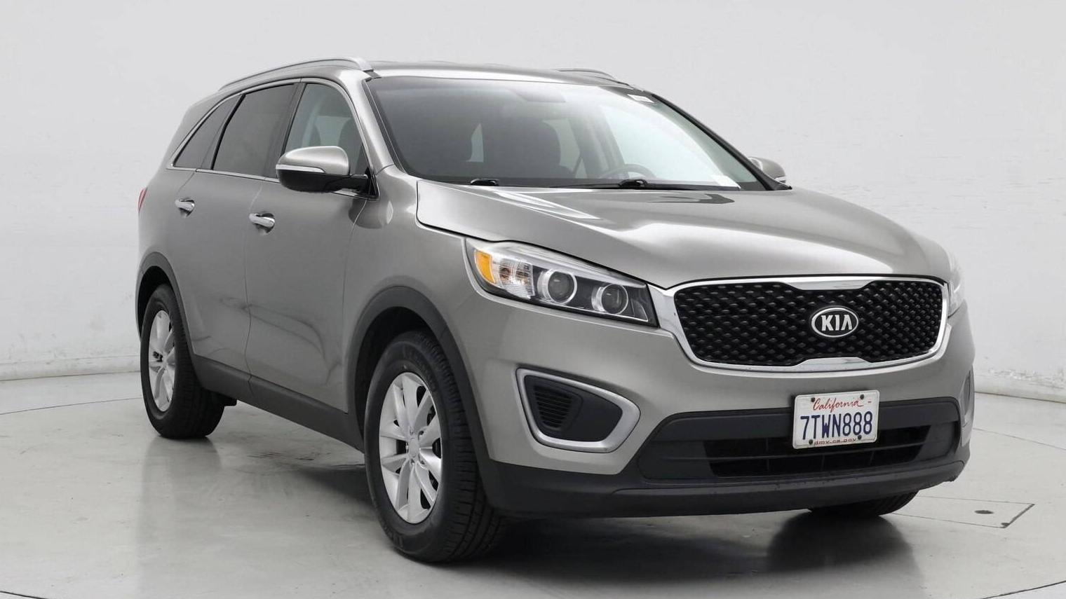 KIA SORENTO 2017 5XYPG4A31HG190312 image